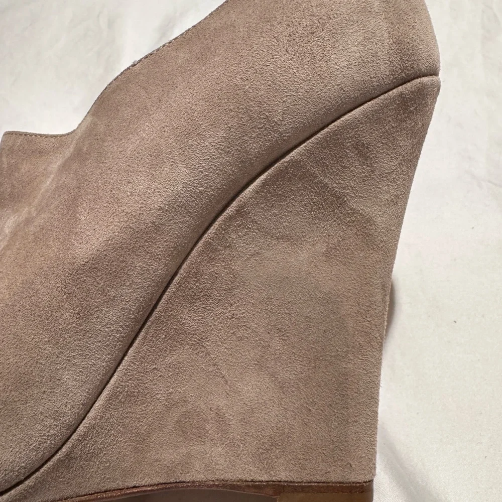 Taupe suede Ralph Lauren Collection wedge bootie - Picture 4 of 5